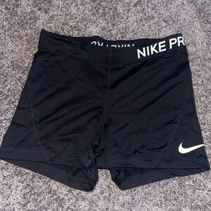 Black NWOT 3” Nike Pro shorts